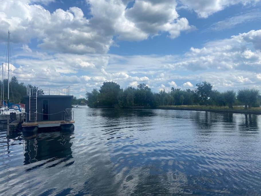 La Mare Houseboat Hotel Nederhorst den Berg Exterior photo